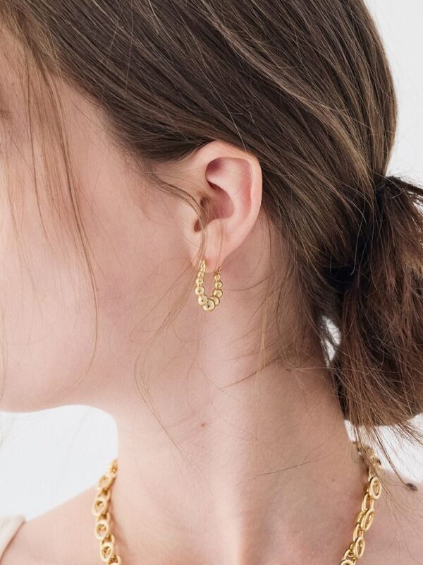 Ball hoop one touch earrings