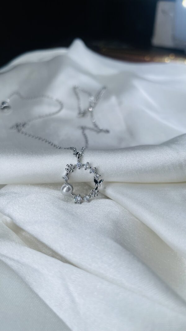 Deeu Elegant Pearl & CZ Circle Pendant Necklace – Silver Plated Floral Design